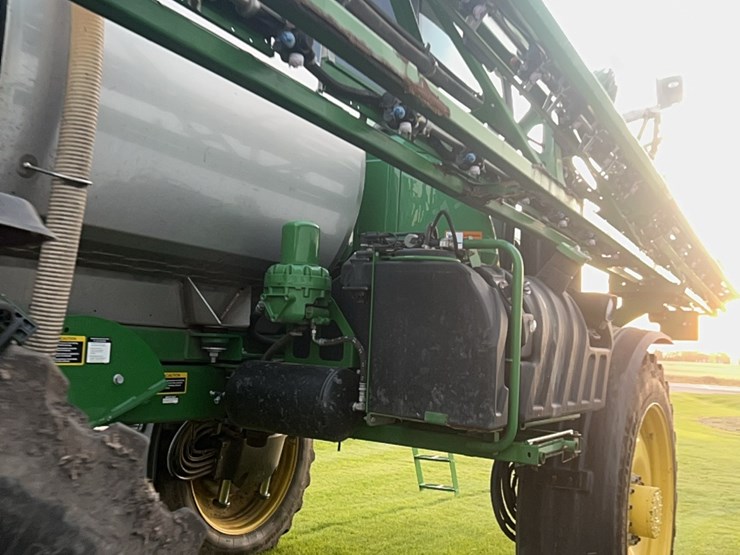 2014-john-deere-r4030-image-130