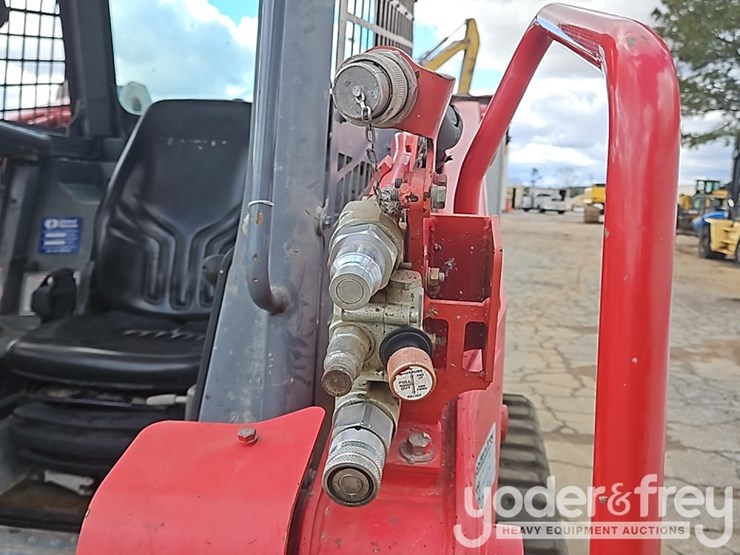 2017-takeuchi-tl12r2-image-18