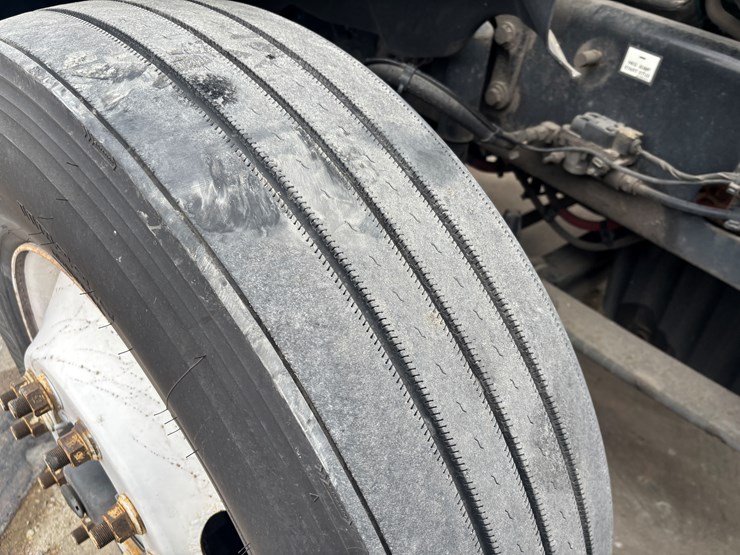 2018-freightliner-cascadia-126-image-67