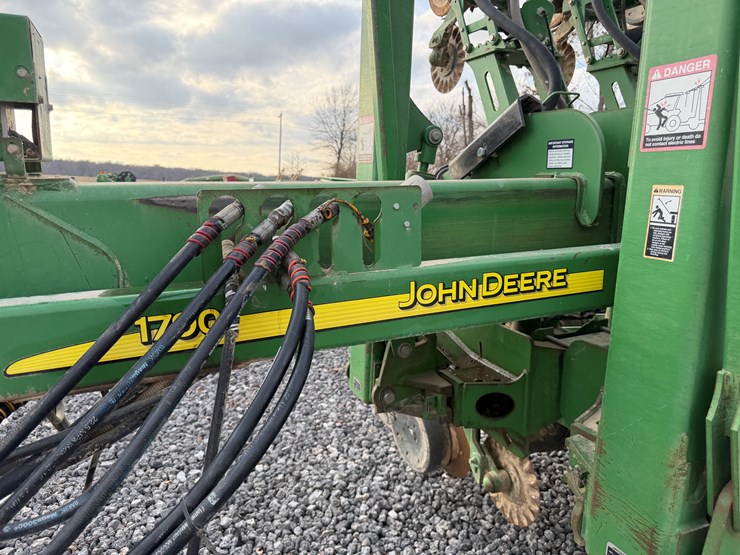 john-deere-1790-image-71