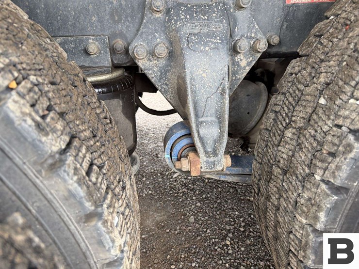 1993-freightliner-fld112-image-19