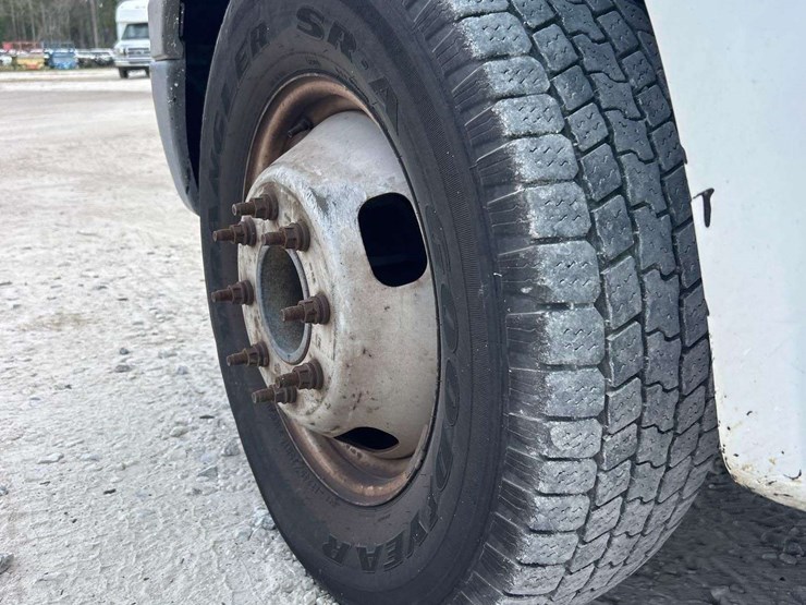 2005-ford-f350-image-22