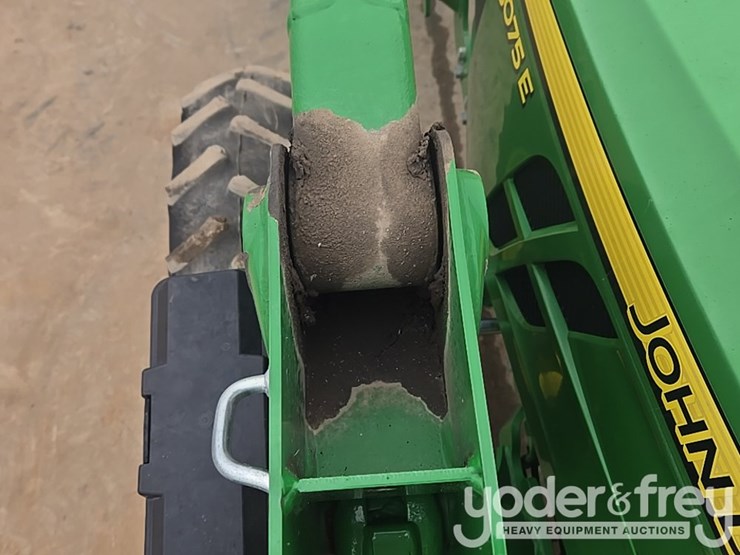 2020-john-deere-5075e-image-23