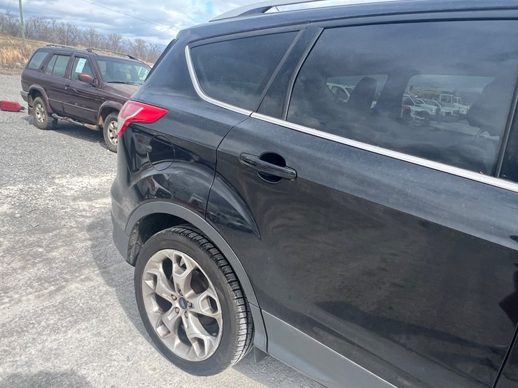 2014-ford-escape-titanium-image-9