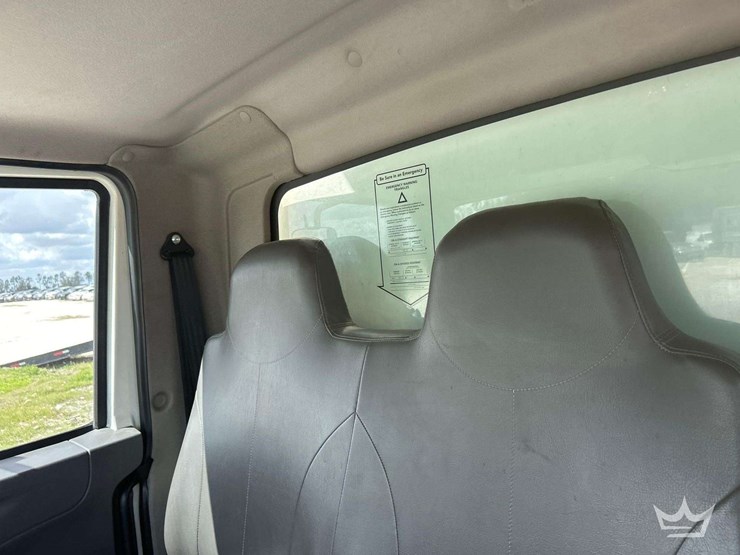 2019-international-durastar-4300-image-17