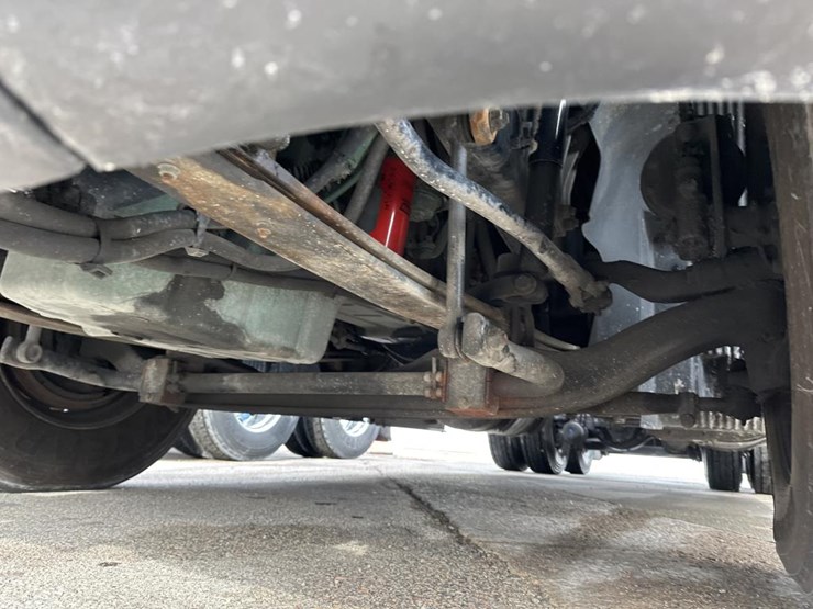 2019-volvo-10-image-34