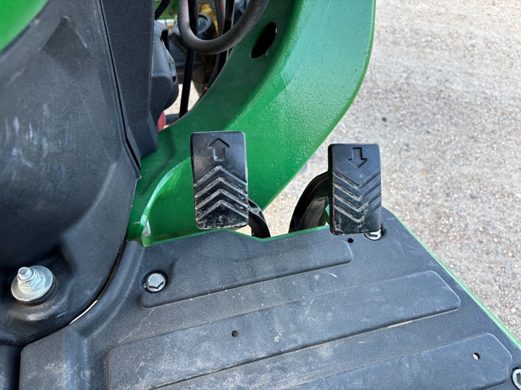 2022-john-deere-3025e-image-15