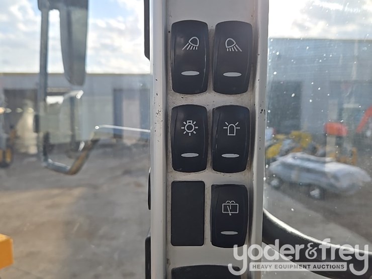 2014-volvo-l150h-image-91