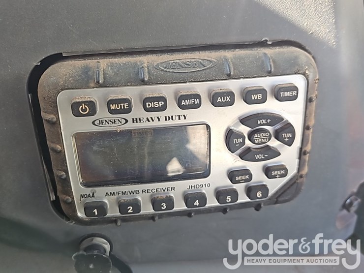 2017-kubota-svl75-2-image-29