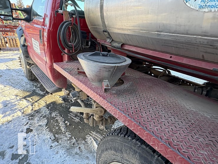 2006-ford-f550-image-12