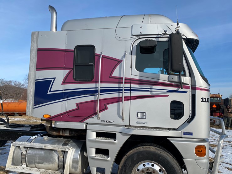 2003-freightliner-argosy-image-40