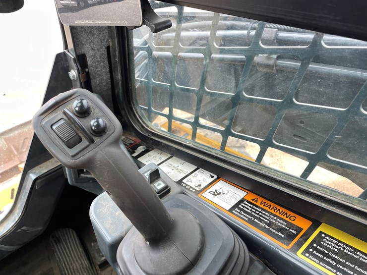 2019-john-deere-332-image-44