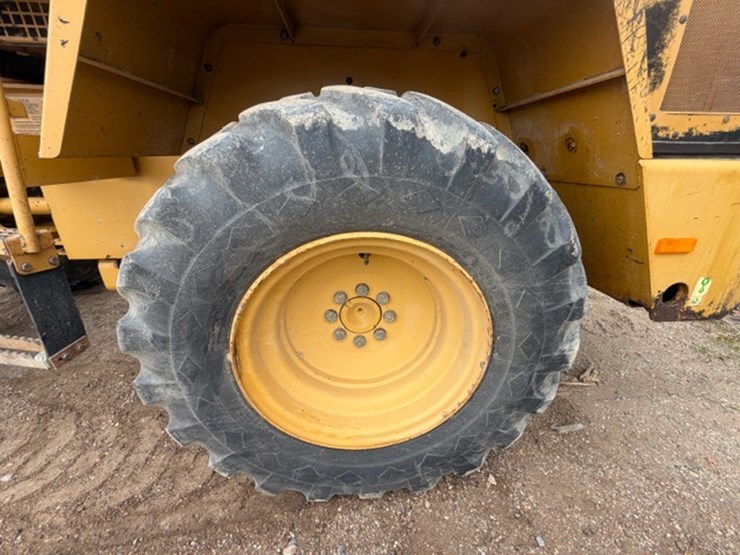 caterpillar-914g-image-10