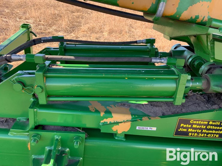 2022-john-deere-60-image-15