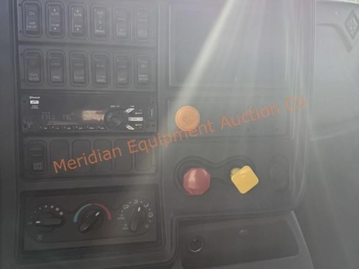 2017-international-prostar-image-24