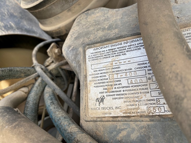 #425-•-mack-elite-cl-713-manure-truck-(has-wi-title)-(colfax,-wi)-image-46