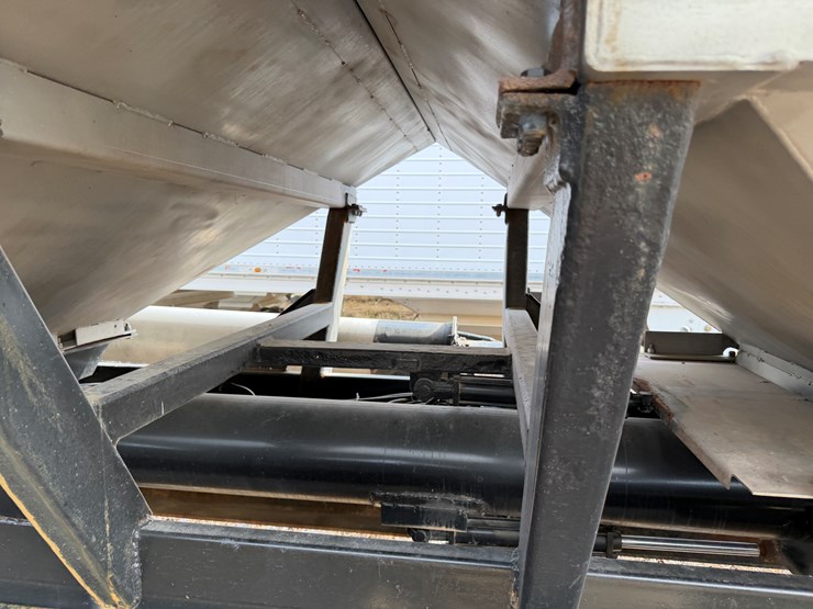 #40961-•-2011-magnolia-/-adams-t/a-fertilizer-tender-trailer-image-56