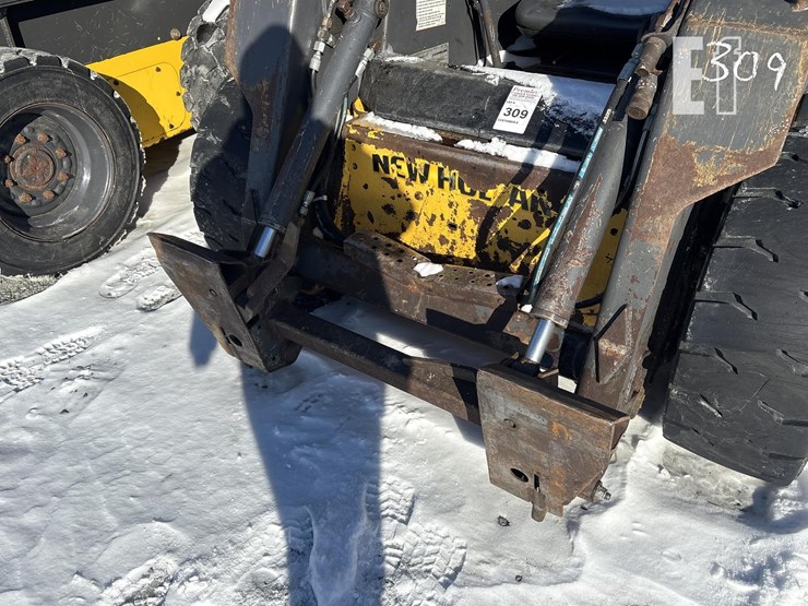 new-holland-l190-image-10