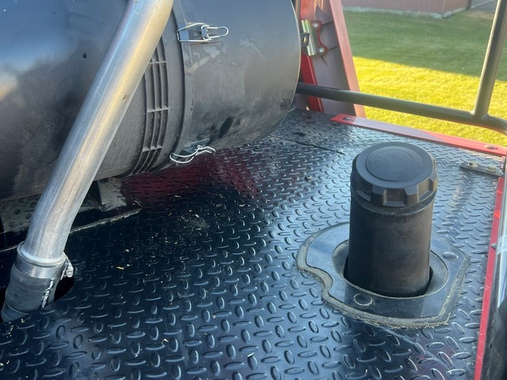 2023-case-ih-8250-image-29