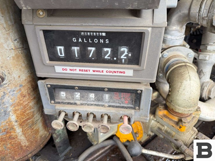 1993-freightliner-fld112-image-34