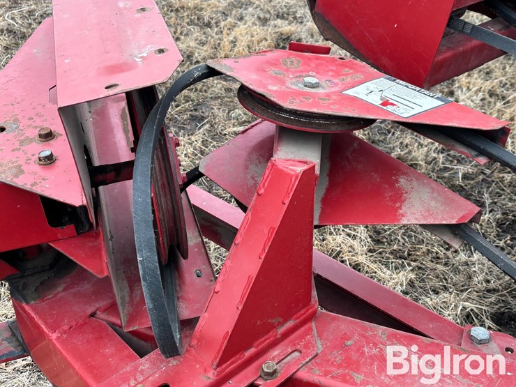 case-725-pull-type-swather-image-12