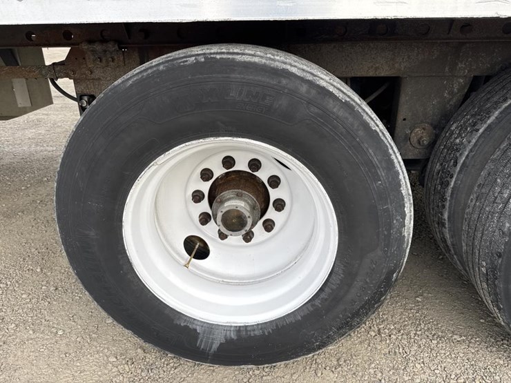 2019-utility-53'-image-25