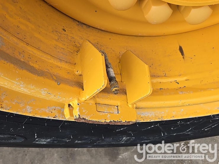 2021-volvo-l90h-image-15