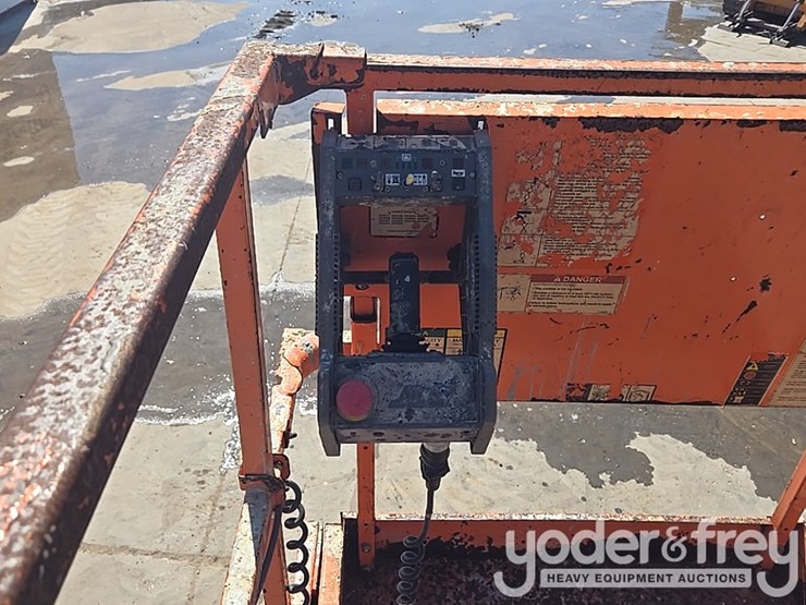 2018-jlg-3246es-image-42