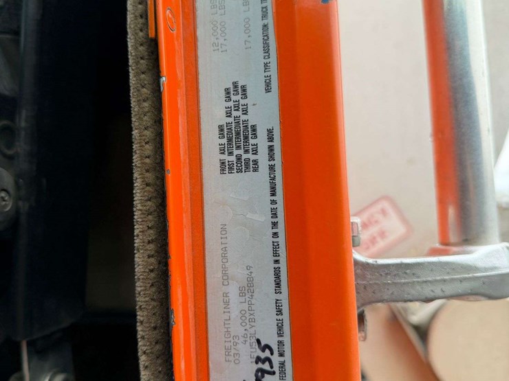 1993-freightliner-fld112-image-50