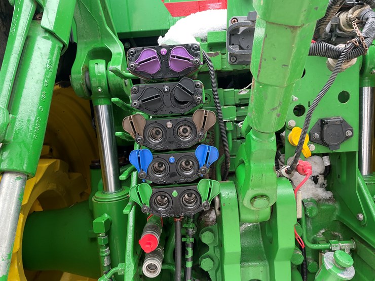 2020-john-deere-8r-340-image-26