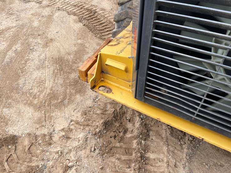 2019-john-deere-332-image-15