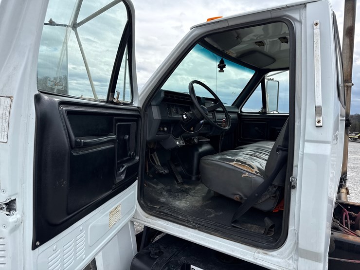 1994-ford-f800-image-25