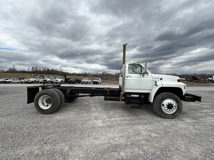 1994-ford-f800-image-6