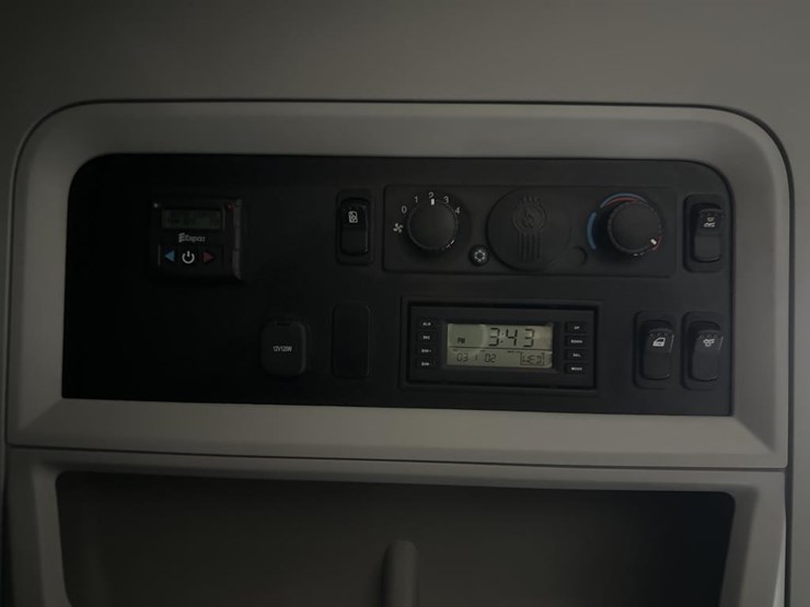 2022-kenworth-t680-image-49