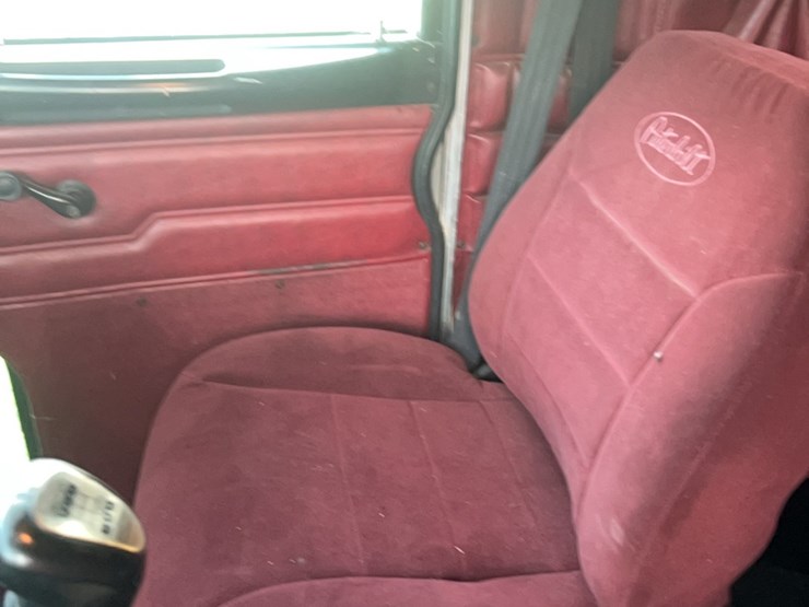 2003-peterbilt-379-image-53