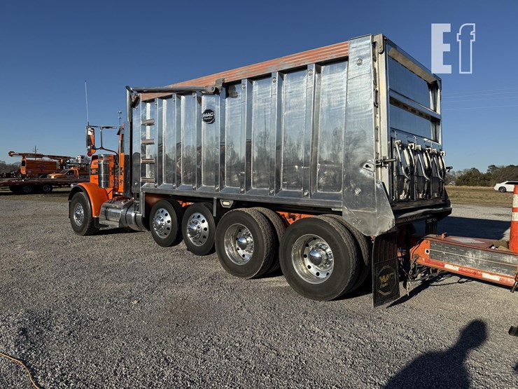 2021-peterbilt-389-image-7