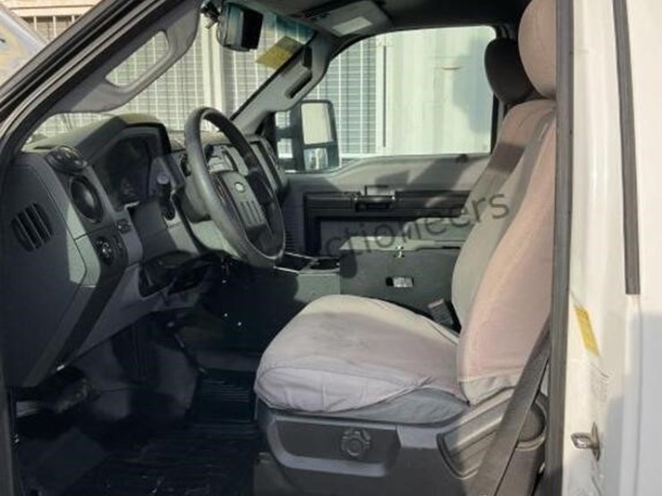 2016-ford-f550-image-24