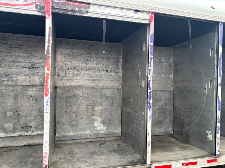 2001-hackney-beverage-trailer-image-26