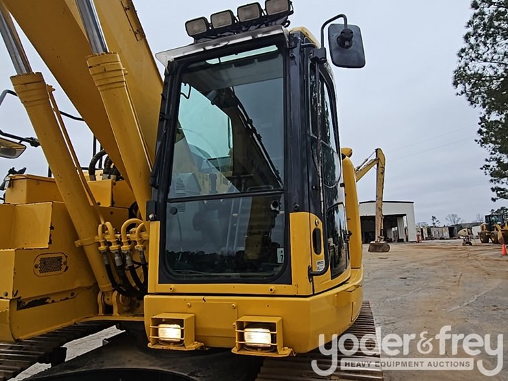 2019-komatsu-pc228us-lc-image-40