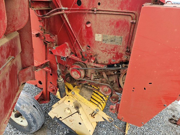 2001-new-holland-648-image-7