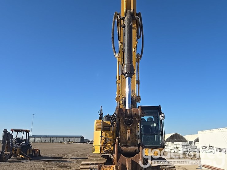 2016-caterpillar-335fl-image-33