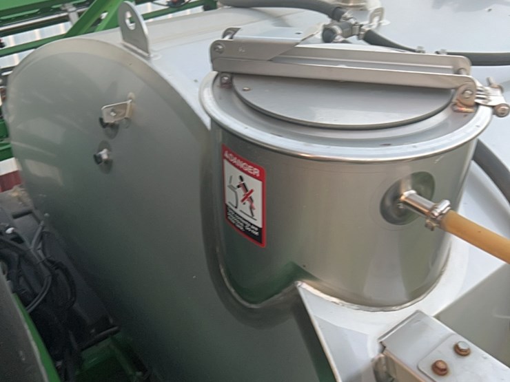 2014-john-deere-r4030-image-47