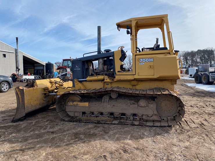 2004-deere-700h-lgp-image-13