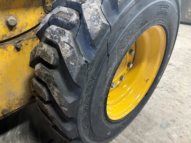 2013-caterpillar-226b3-image-43