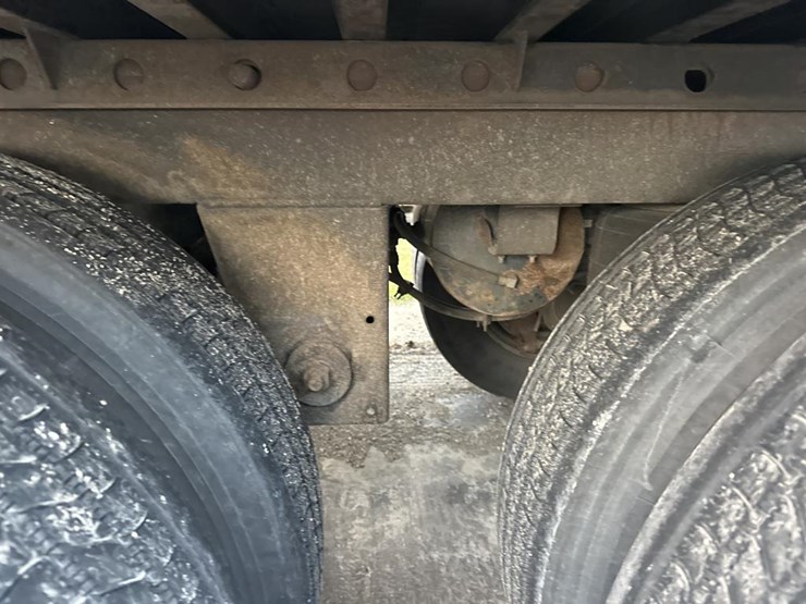 2019-utility-53'-image-11