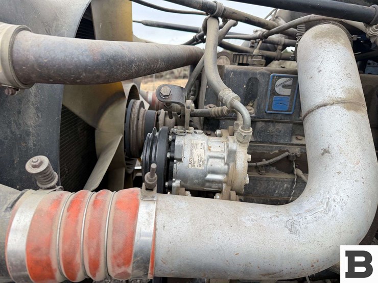 1993-freightliner-fld112-image-40