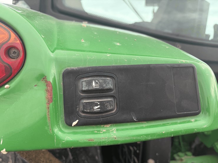 john-deere-6110r-image-11