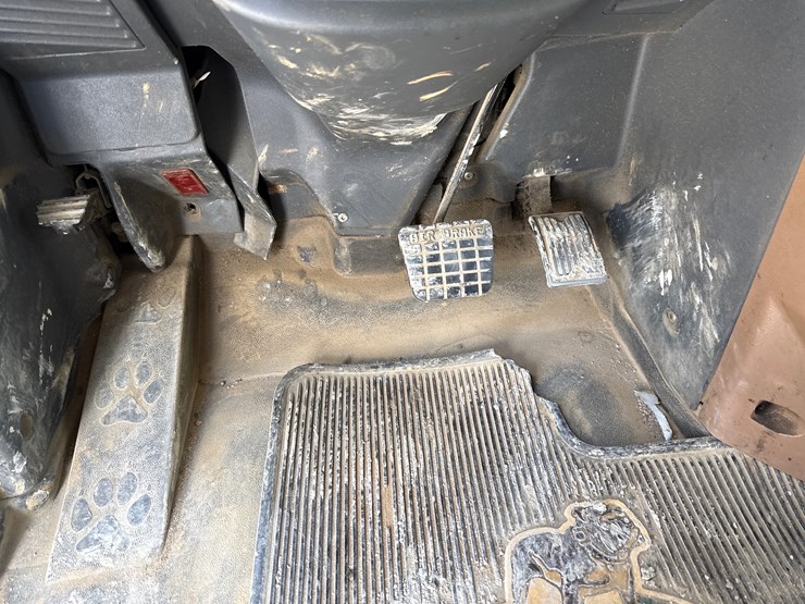 2017-mack-granite-gu713-image-43