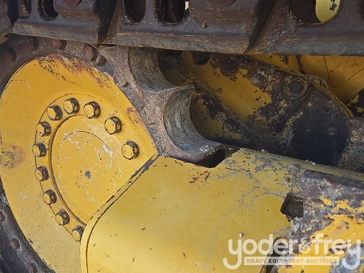 2018-deere-700k-image-24