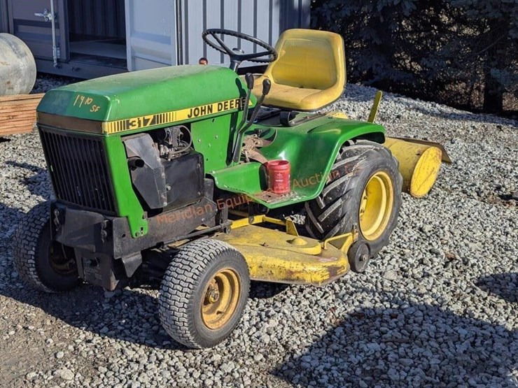 john-deere-317-image-1